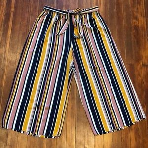 Flowy capris
